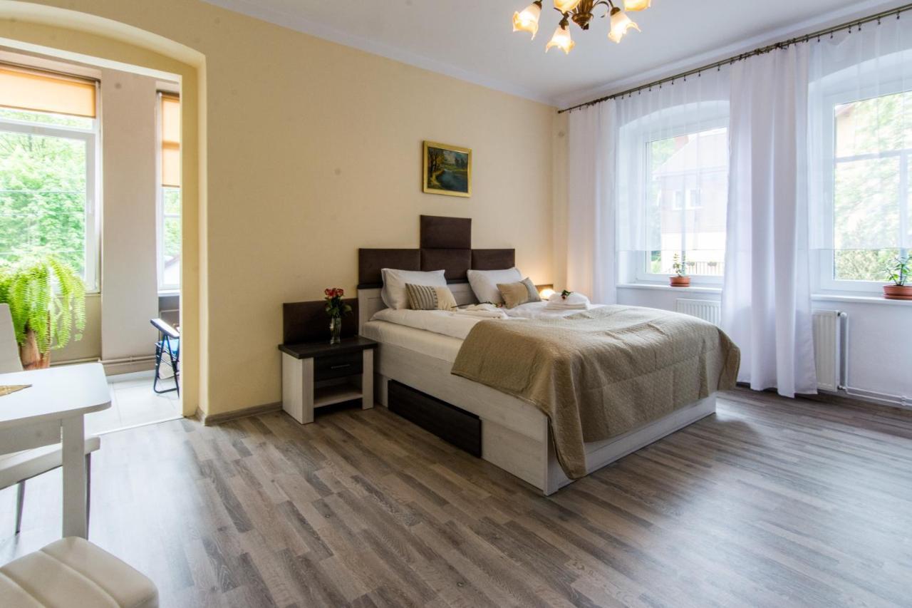 Apartamenty Izerskie - Ul. Wczasowa 8 Świeradów-Zdrój المظهر الخارجي الصورة